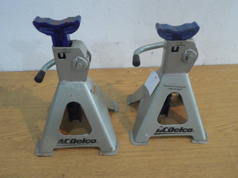 lot 17 image: Lot of Two AC Delco Jack Stands
