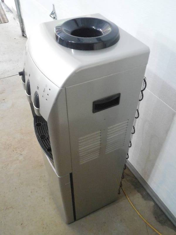 GE Water Cooler/Mini Fridge Mille Lacs Area Consignment Auction, Slot