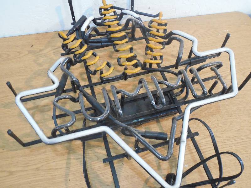 lot 35 image: Summit Neon Light