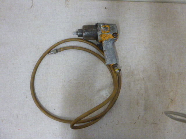 lot 15 image: Ingersol Round Impact Wrench