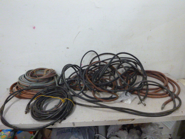 lot 31 image: Miscellaneous Hoses