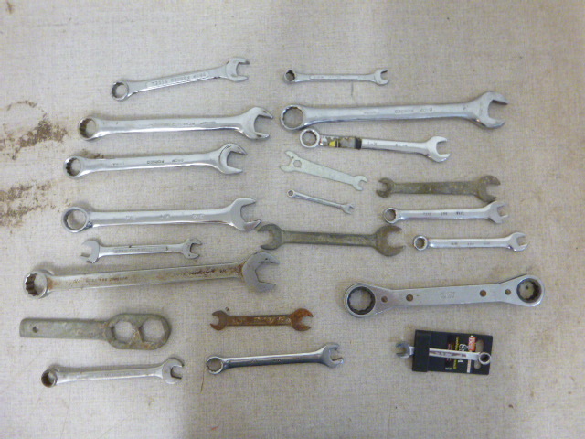 lot 53 image: Miscellaneous Wrenches