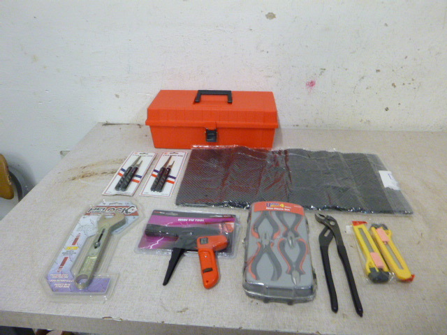 lot 55 image: Red Toolbox