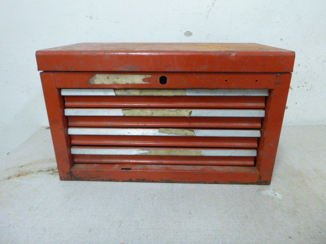 lot 63 image: Toolbox