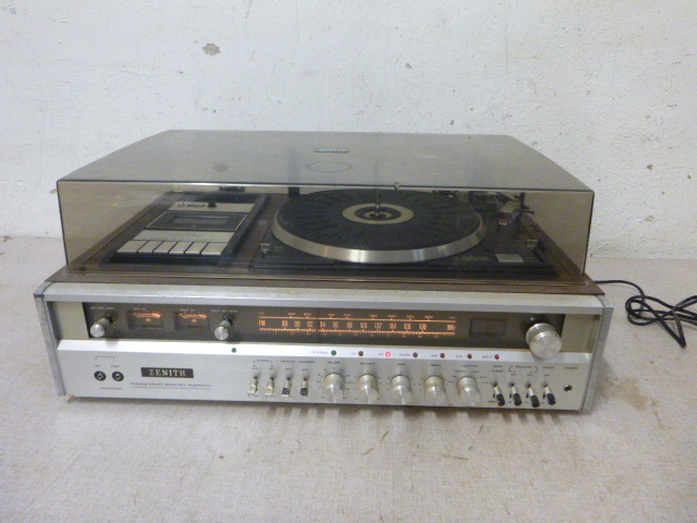 lot 65 image: Zenith Stereo