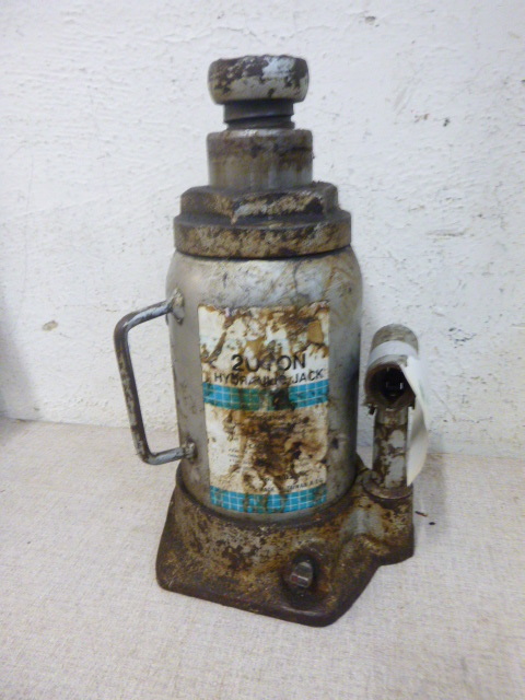 lot 75 image: Hydraulic Jack