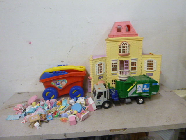 lot 97 image: Miscellaneous Toys