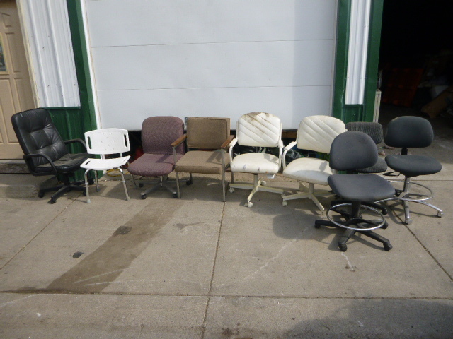 lot 101 image: Miscellaneous Office Chairs