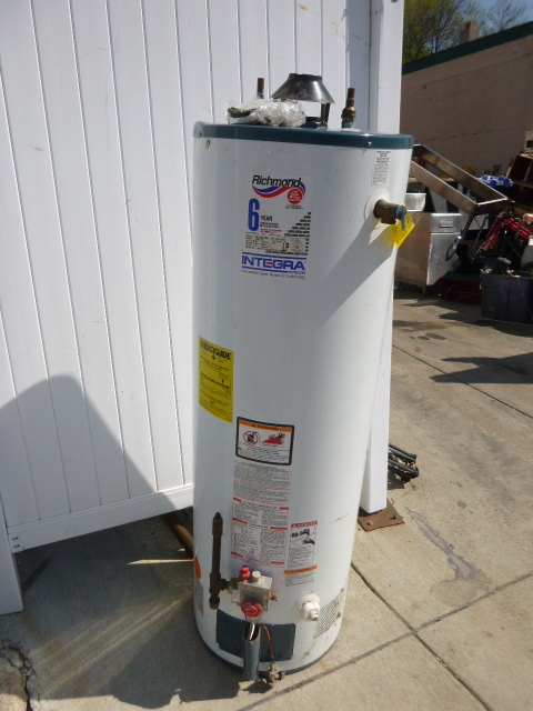 lot 102 image: Richmond Gas Hot Water Heater