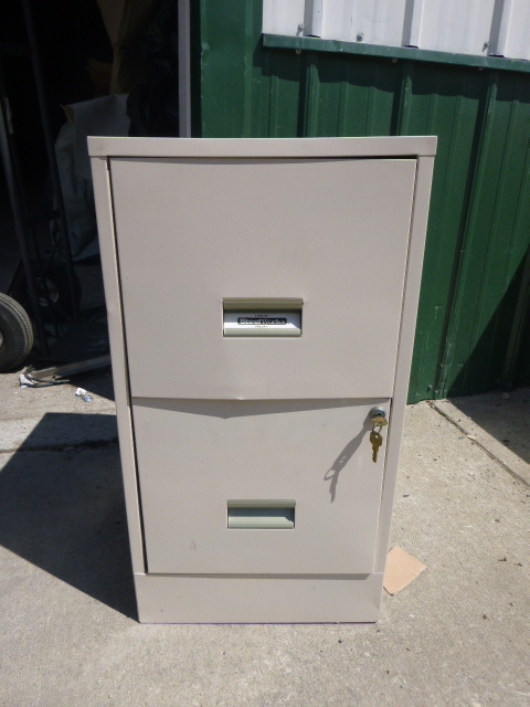 lot 111 image: 2 Drawer File Cabinet