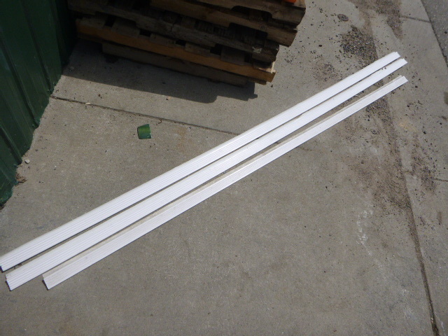 lot 113 image: Garage Door Trim