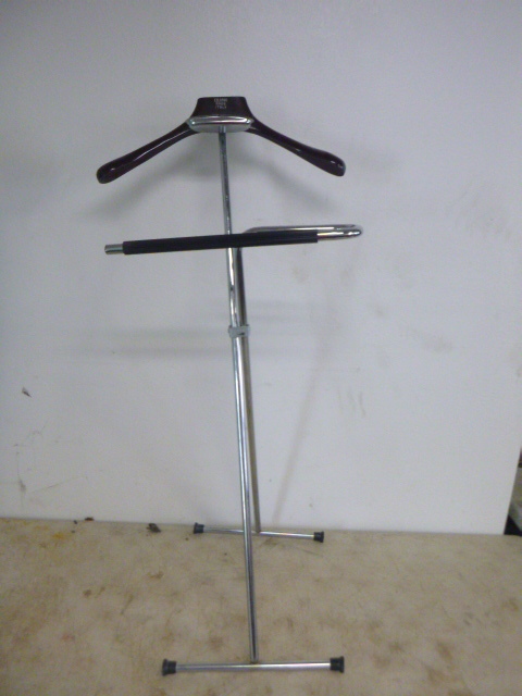 lot 133 image: Suit Tree