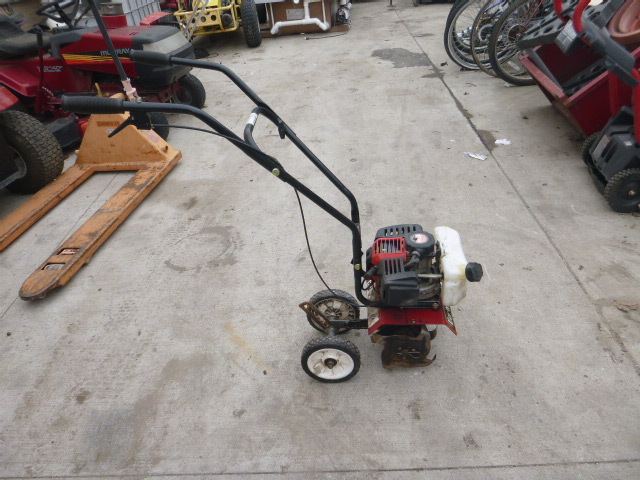 lot 137 image: Earthquake Viper Tiller