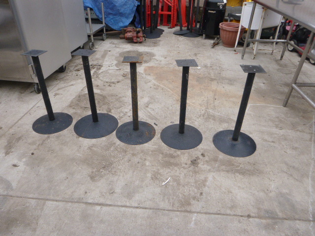lot 152 image: 5 Stands