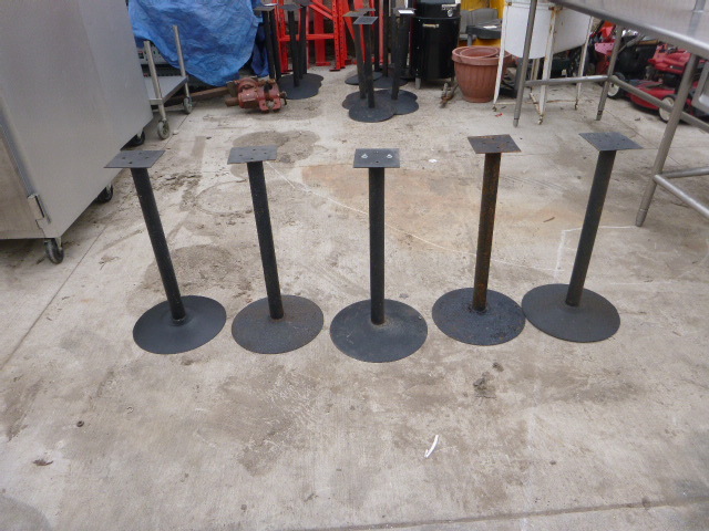 lot 153 image: 5 Stands