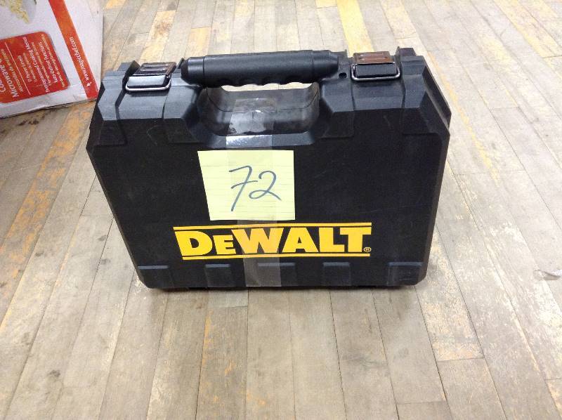 DeWALT Cordless Hammer Drill with 1 battery and charger in like new condition