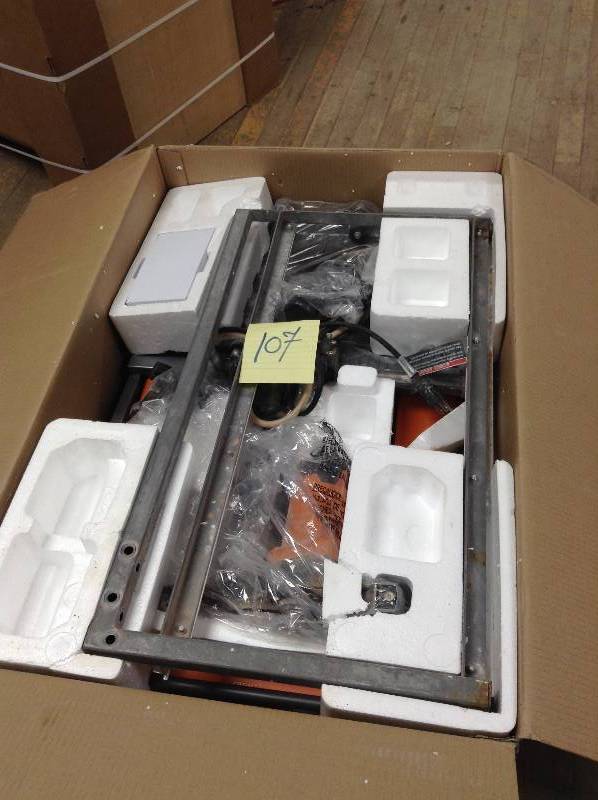 Ridgid 7 in Job Site Tile Saw with Stand used in very good condition