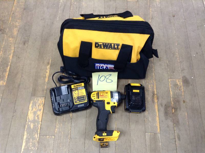 DeWALT DCF885 Impact Driver 18V 14 battery and charger