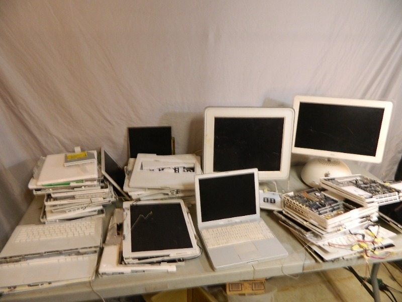 Large Lot of Apple  Mac Computers for Parts