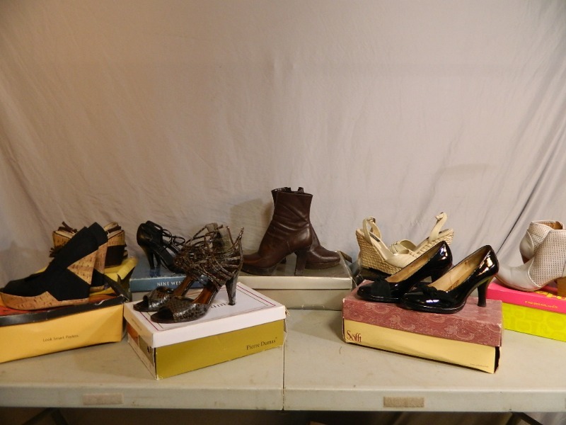 8 Pairs of Womens Shoes