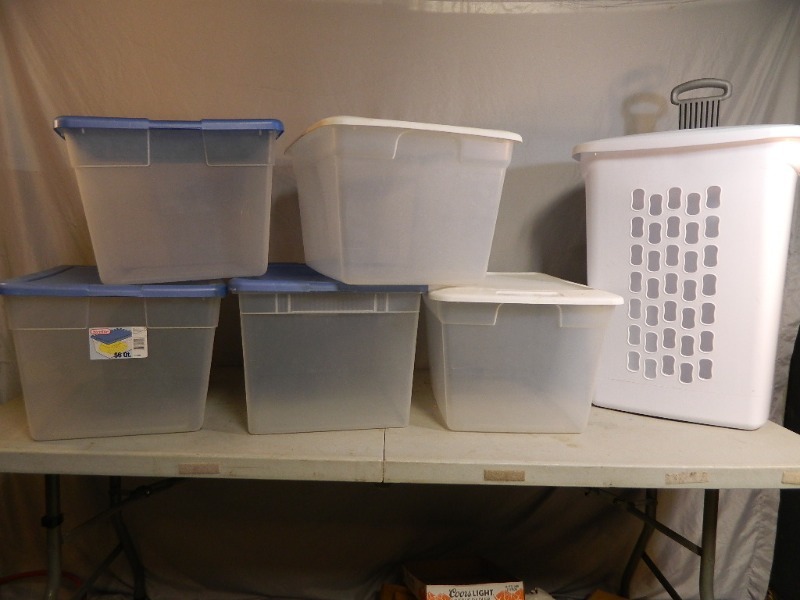 5 Totes with Lids and Hamper on Wheels