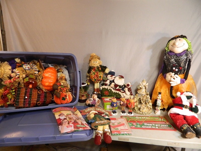 Tote with Lid FULL of Holiday Decor