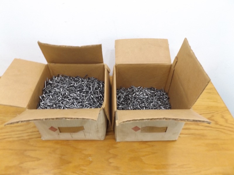 lot 36 image: 7000 New 38 grip x 316 Stainless Steel Rivets