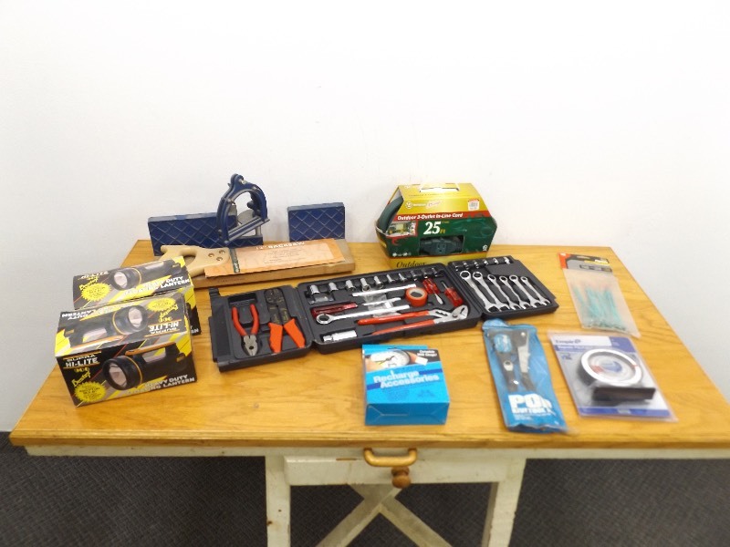 lot 49 image: Lot of Misc New Tools