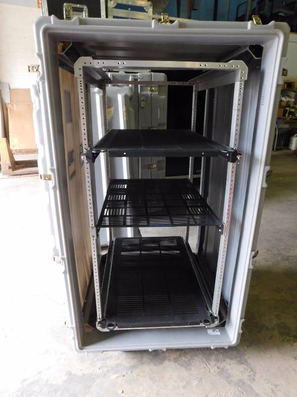 lot 1A image: Harding USA Equipment Road Case wlocking casters