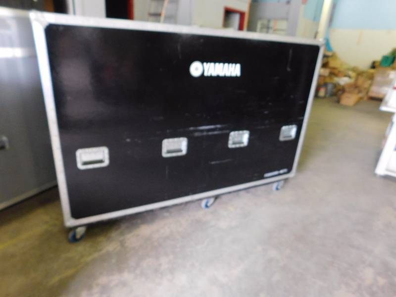 lot 6 image: Yamaha Jan - AL Equipment Case