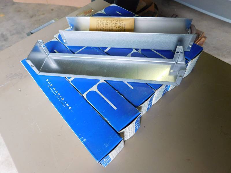 lot 31 image: CUD Combination Snap or Screw Type Mini Box
