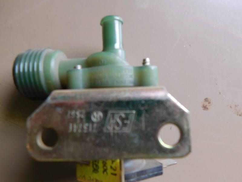 lot 33 image: NEW Dole Valve Co. FSP 713741 Appliance Inlet, QTY 10