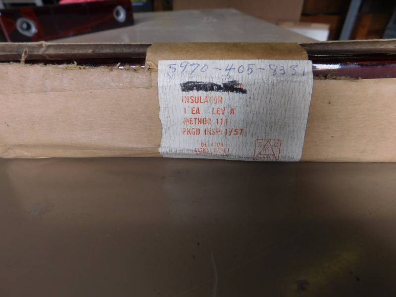 lot 36 image: Vintage Porcelain Antenna Insulators # 5970-405-838