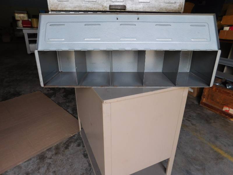 lot 42 image: Vintage Atlas MFG Metal Prescription Cabinets