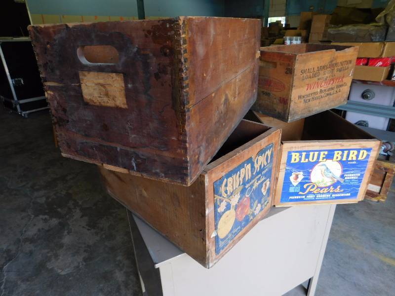 lot 51 image: Vintage Crates