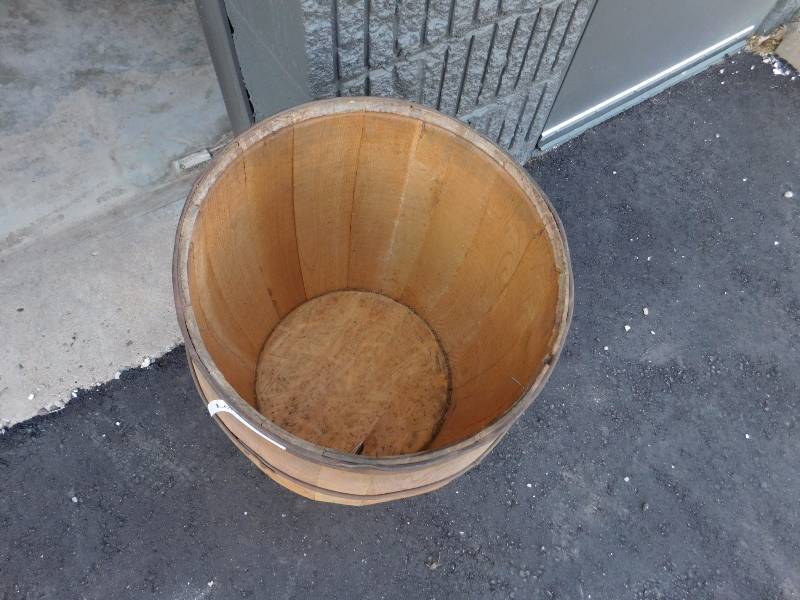 lot 52 image: Vintage Wooden Barrel