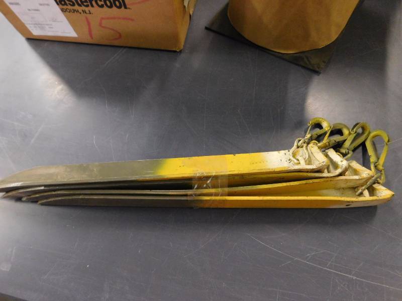 lot 64 image: 20 Aluminum Tent Stakes, QTY - 4