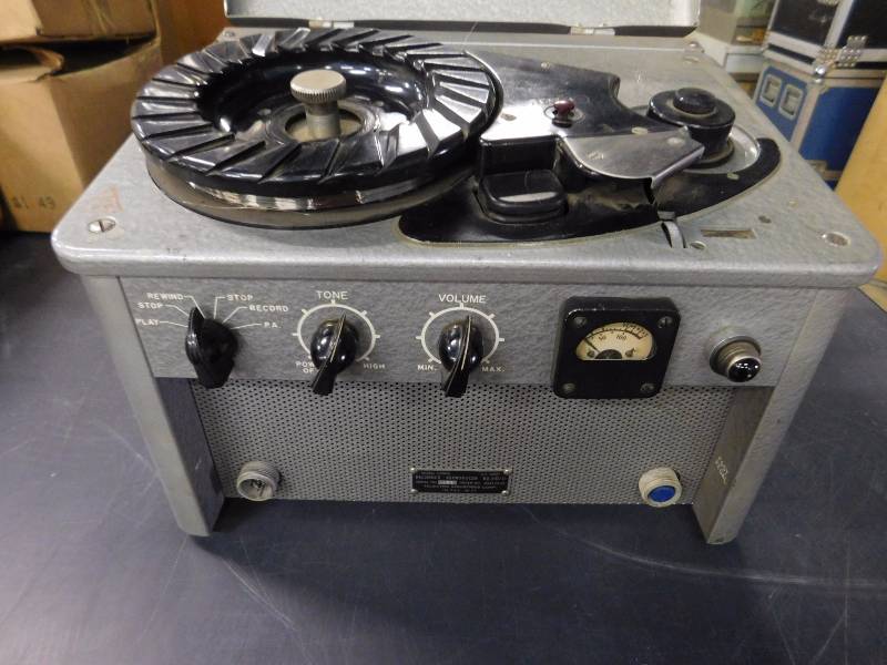 lot 71 image: Vintage US Army Recorder Reproducer RD 31DU