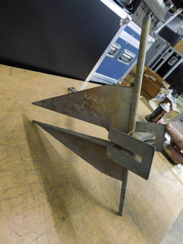 lot 90 image: Metal Boat Anchor