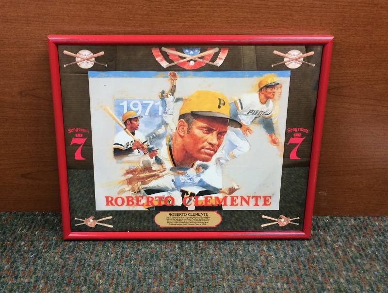 lot 32 image: Seagrams 7 Roberto Clemente Bar MirrorPrint