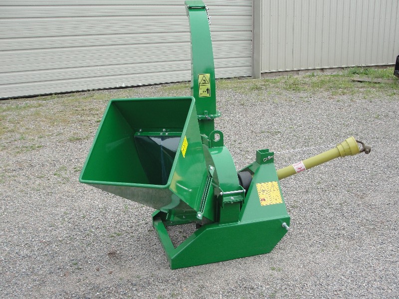 lot 5 image: NEW 3-POINT WOOD CHIPPER