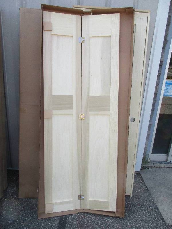 bi-fold door 29.5 x 78 Right swing
