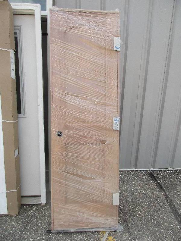 interior door and frame  25.5 x 82 left swing