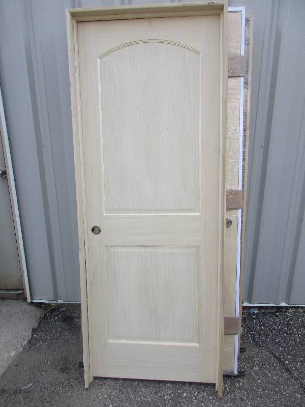 interior door and frame 31.5 x 82 right swing