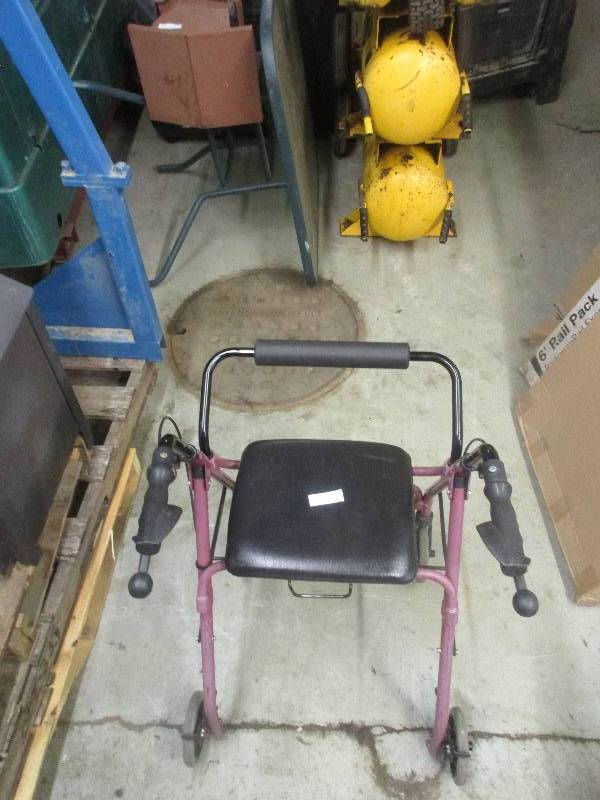walkerchair with breaks