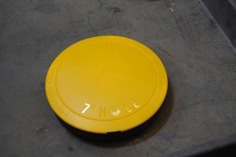7 Plastic Hole Cap