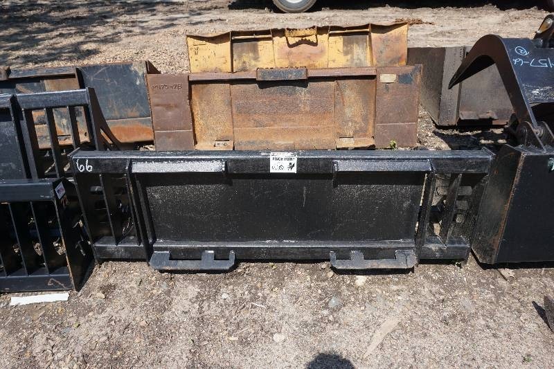 lot 28 image: Universal Mount Bobcat Skid Loader Skid Steer 66 Rock Bucket