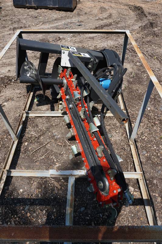 lot 23 image: Large Scale Brand Universal Mount Bobcat Skid Loader Skid Steer Hydraulic 4 Trencher Attachment