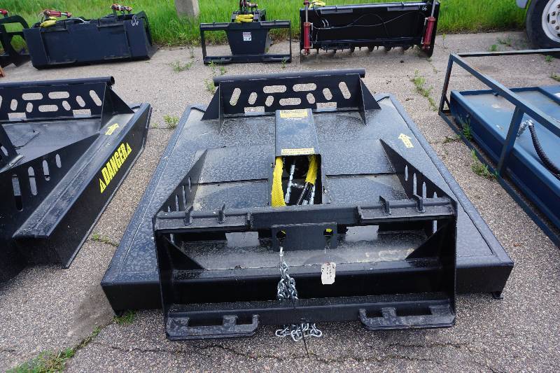 lot 25 image: Wild Kat Brush Cutter Brand Universal Mount Bobcat Skid Loader Skid Steer 70 Hydraulic Brush CutterBrush Hog