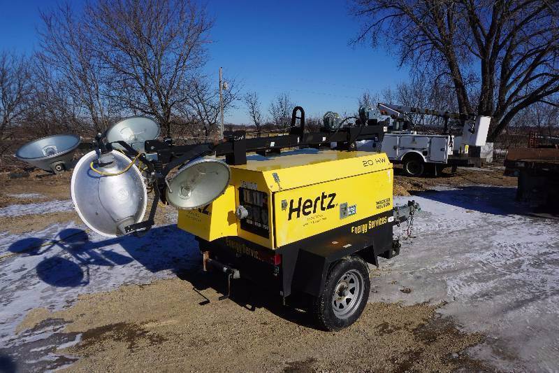 lot 22 image: 2012 Wacker Neuson 20 KW Tow Behind Gen Set Light Tower
